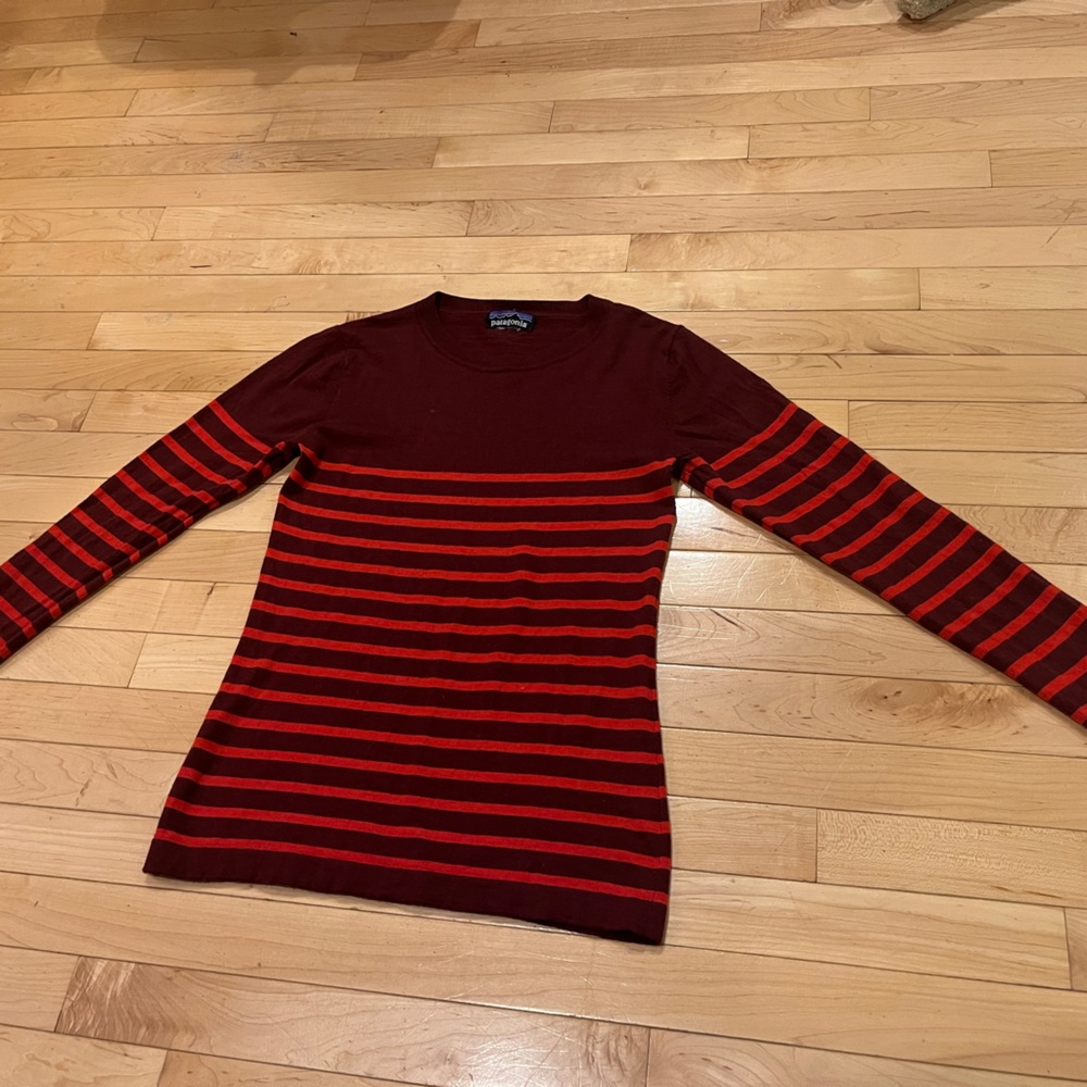 PATAGONIA WOMENS SWEATER SIZE MEDIUM